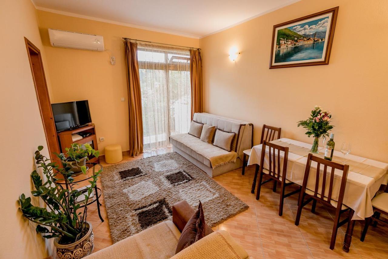 קמנארי Apartments Gudelj מראה חיצוני תמונה
