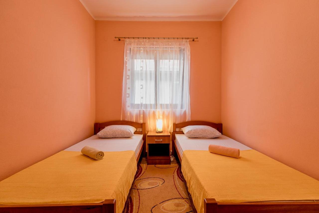 קמנארי Apartments Gudelj מראה חיצוני תמונה