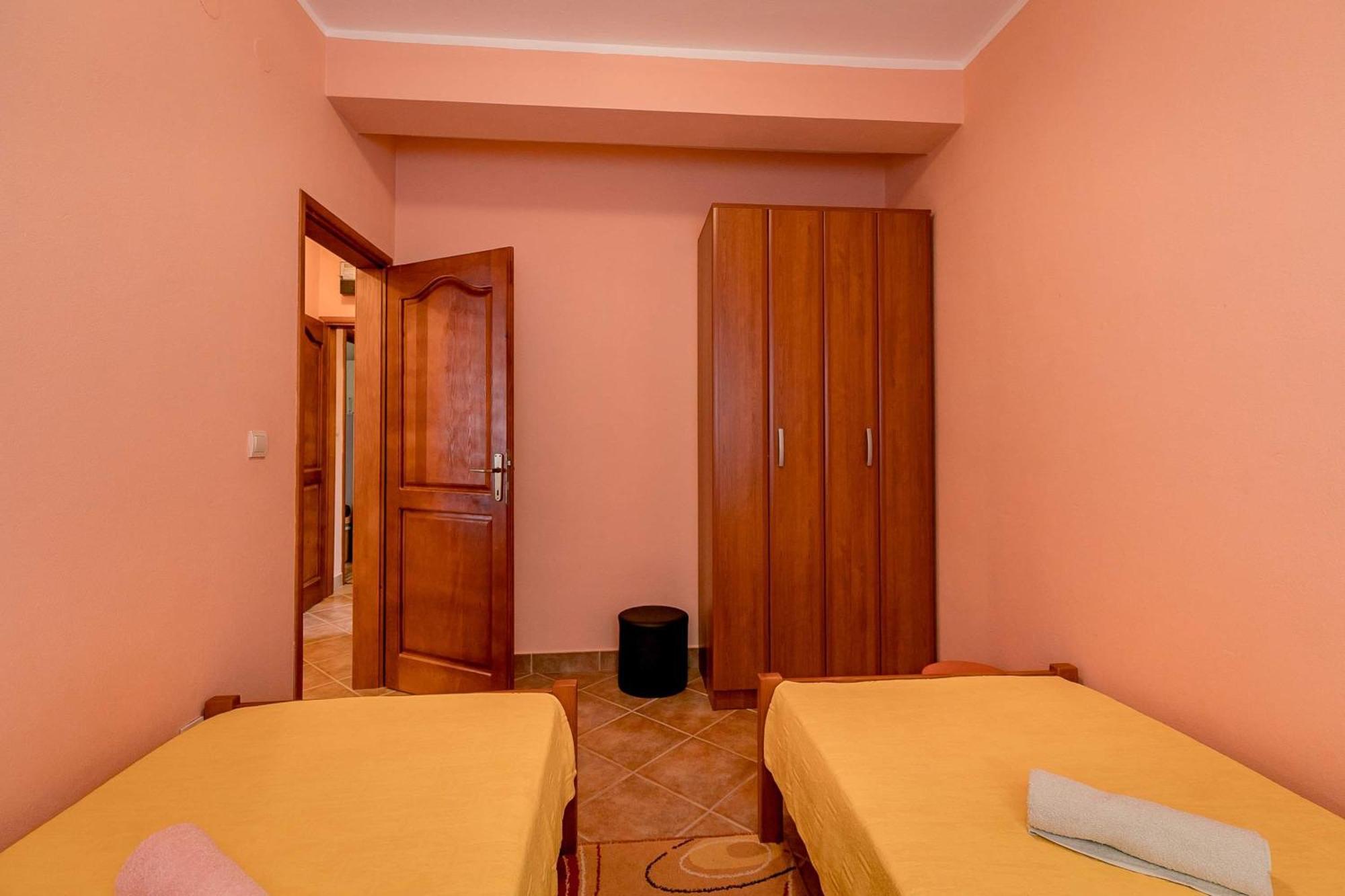 קמנארי Apartments Gudelj מראה חיצוני תמונה